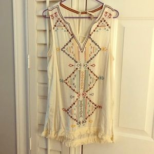 Women’s sleeveless v-neck shirt